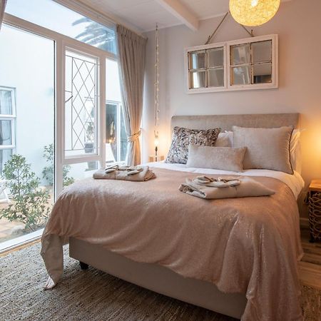 Salt Boutique Guesthouse (Adults Only) Bloubergstrand Exterior foto