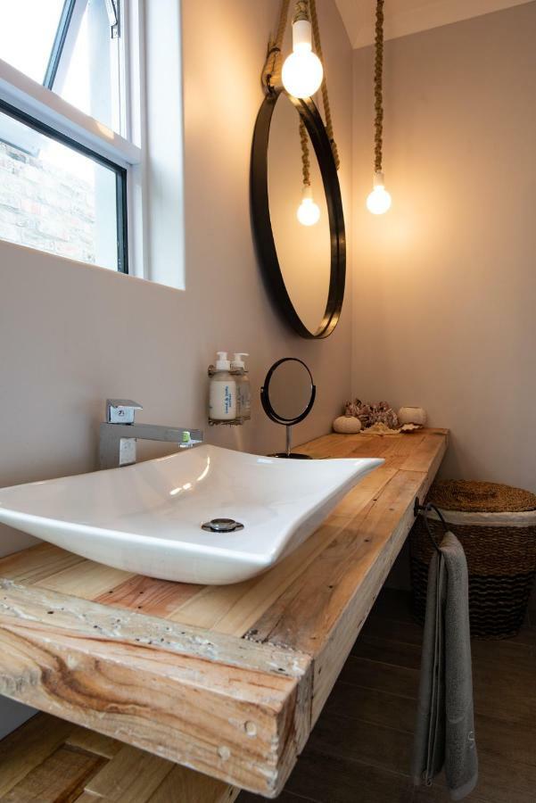 Salt Boutique Guesthouse (Adults Only) Bloubergstrand Exterior foto